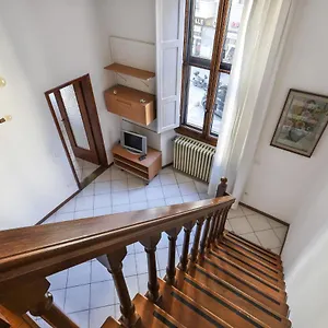 Santa Maria Novella Bright And Modern - Hosted By Sweetstay 아파트